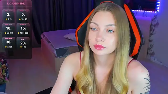BiMolly online show from May 2026 01:03:01 AM