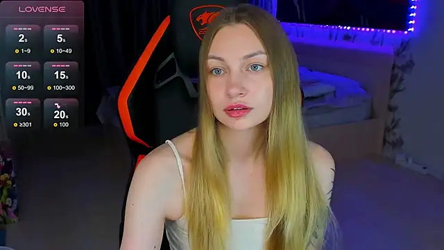 BiMolly online show from June 2026 07:49:01 PM