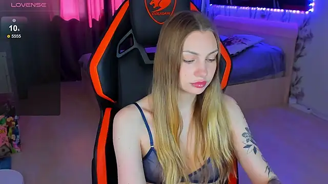 BiMolly online show from June 2026 08:04:02 AM