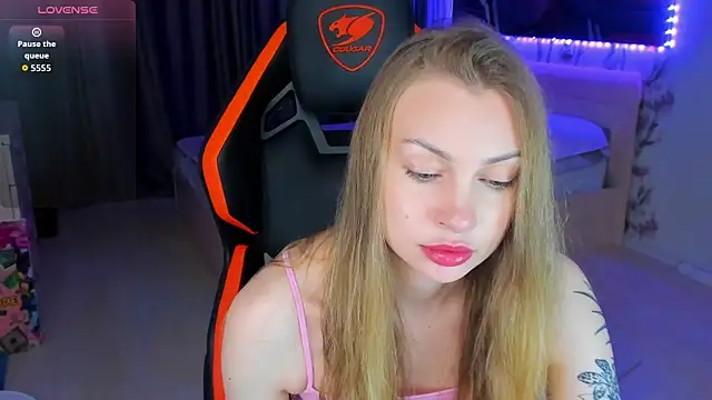 BiMolly online show from July 2026 02:25:02 AM