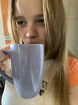 Snapshot of -MimmiLissa- chatting on March 2025 09:02:01 AM -MimmiLissa- online show from March 2025 09:02:01 AM