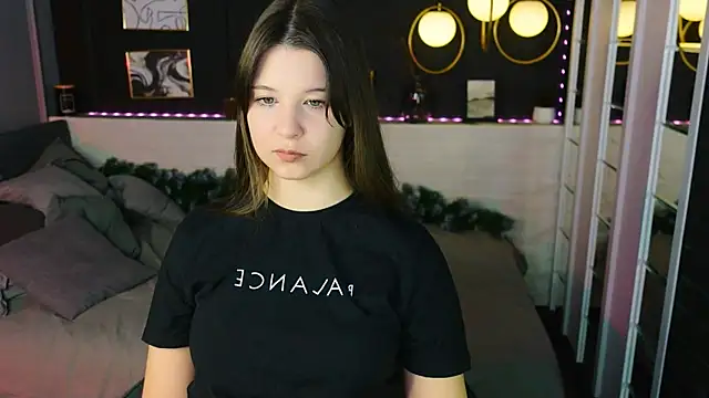 ElizaMild online show from December 2025 01:51:01 PM