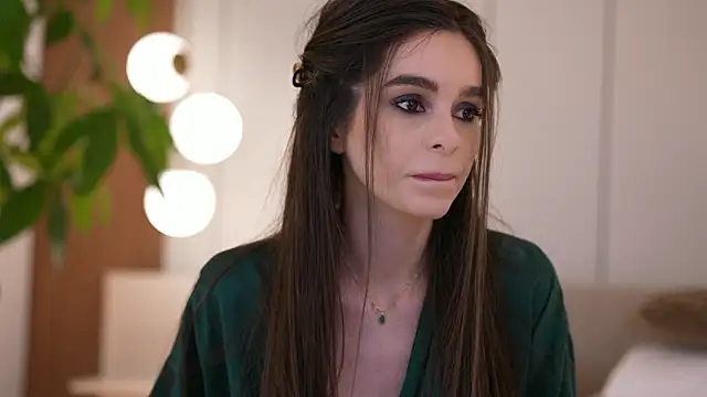 DoviaClaire online show from March 2026 08:00:02 AM