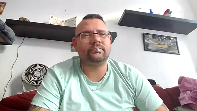 Snapshot of sexykevin17cm chatting on November 2025 11:20:01 AM sexykevin17cm online show from November 2025 11:20:01 AM