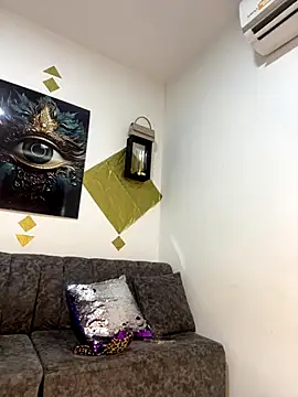 Shantal Lovee online show from November 2025 06:08:01 PM