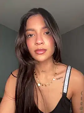 Snapshot of Sammy_pink chatting on January 2025 10:08:02 PM Sammy pink online show from January 2025 10:08:02 PM