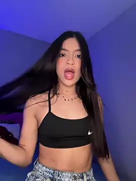 Snapshot of Sammy_pink chatting on January 2025 10:54:02 PM Sammy pink online show from January 2025 10:54:02 PM