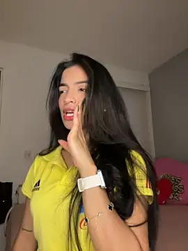 Snapshot of Sammy_pink chatting on November 2025 10:36:02 PM Sammy pink online show from November 2025 10:36:02 PM