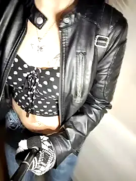 Snapshot of Babii_Nova chatting on December 2024 05:38:02 AM Babii Nova online show from December 2024 05:38:02 AM