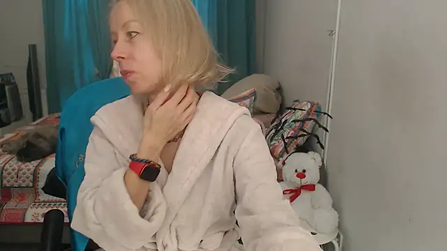 LuxuryNika online show from October 2025 09:41:01 AM