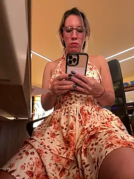 Snapshot of Gatitacarlita chatting on March 2025 08:11:01 PM Gatitacarlita online show from March 2025 08:11:01 PM