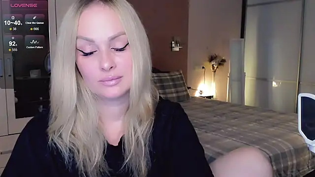 Libby Nora online show from November 2025 10:38:01 AM