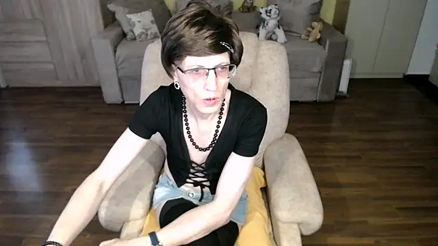 Snapshot of clementine chatting on May 2026 02:56:01 PM clementine online show from May 2026 02:56:01 PM