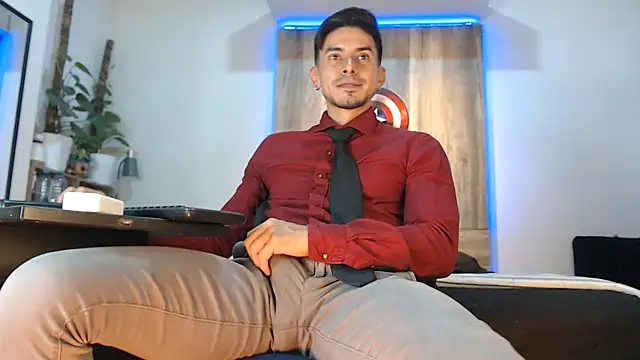 Andrew 4  online show from April 2026 07:18:01 AM