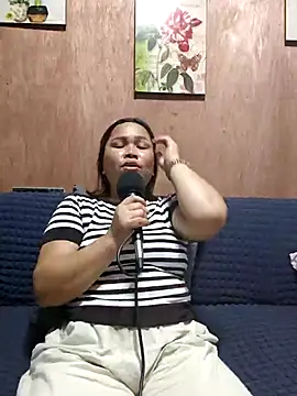 XXLorie 02 online show from January 2026 11:15:02 AM