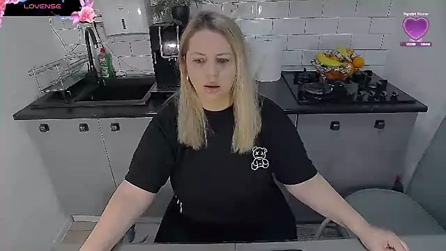 erikaerika online show from December 2025 08:53:02 AM