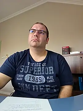 Snapshot of Andrew1900529 chatting on December 2024 11:39:01 AM Andrew1900529 online show from December 2024 11:39:01 AM