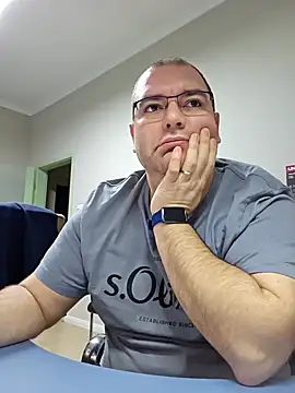 Snapshot of Andrew1900529 chatting on January 2025 06:00:01 AM Andrew1900529 online show from January 2025 06:00:01 AM