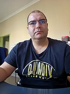 Snapshot of Andrew1900529 chatting on January 2025 10:27:02 AM Andrew1900529 online show from January 2025 10:27:02 AM