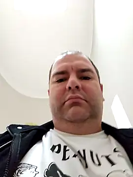 Snapshot of Andrew1900529 chatting on November 2025 10:15:01 AM Andrew1900529 online show from November 2025 10:15:01 AM