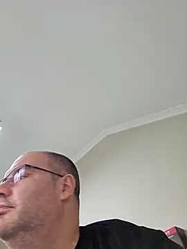 Snapshot of Andrew1900529 chatting on November 2025 08:27:01 AM Andrew1900529 online show from November 2025 08:27:01 AM