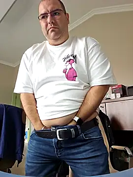 Snapshot of Andrew1900529 chatting on December 2025 09:29:02 AM Andrew1900529 online show from December 2025 09:29:02 AM