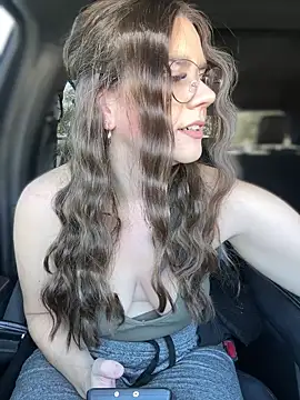 MaggyMayI online show from January 2026 05:06:01 PM