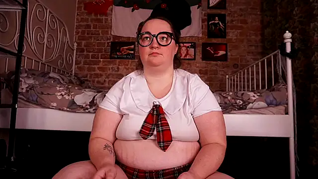 Snapshot of Evelively chatting on November 2025 03:20:02 AM Evelively online show from November 2025 03:20:02 AM