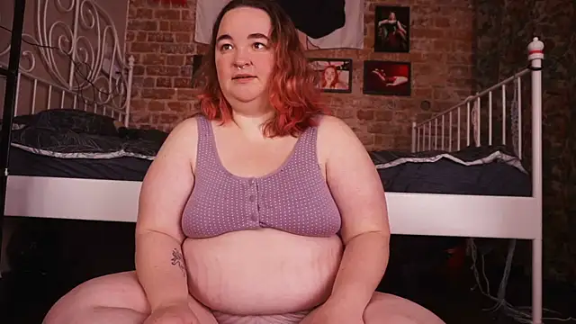 Snapshot of Evelively chatting on November 2025 02:54:02 AM Evelively online show from November 2025 02:54:02 AM