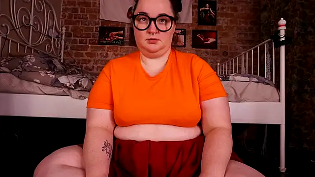 Snapshot of Evelively chatting on November 2025 02:47:02 AM Evelively online show from November 2025 02:47:02 AM