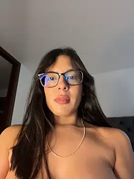 kamivolkano online show from November 2025 07:27:02 PM