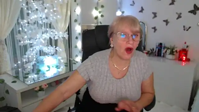 Ghertrude52 online show from December 2025 04:17:01 AM