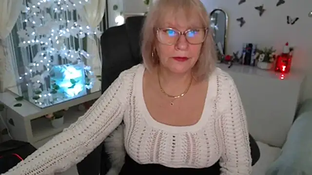 Ghertrude52 online show from December 2025 04:07:02 AM