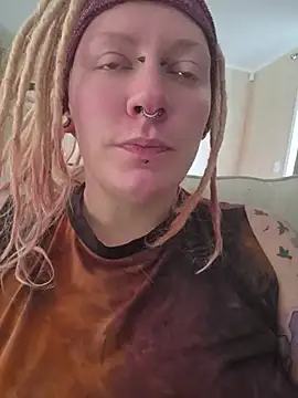 Snapshot of PinkTheHawk chatting on June 2026 01:41:02 AM PinkTheHawk online show from June 2026 01:41:02 AM