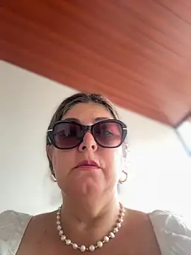 Snapshot of emma_tour chatting on November 2025 03:13:02 PM emma tour online show from November 2025 03:13:02 PM