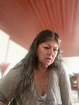 Snapshot of emma_tour chatting on November 2025 04:50:01 PM emma tour online show from November 2025 04:50:01 PM