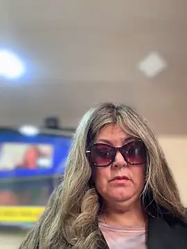 Snapshot of emma_tour chatting on November 2025 01:33:02 PM emma tour online show from November 2025 01:33:02 PM