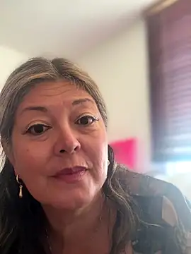 Snapshot of emma_tour chatting on November 2025 02:28:02 PM emma tour online show from November 2025 02:28:02 PM