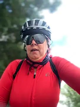 Snapshot of emma_tour chatting on November 2025 04:23:01 PM emma tour online show from November 2025 04:23:01 PM