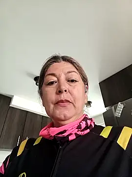 Snapshot of emma_tour chatting on November 2025 03:57:02 PM emma tour online show from November 2025 03:57:02 PM