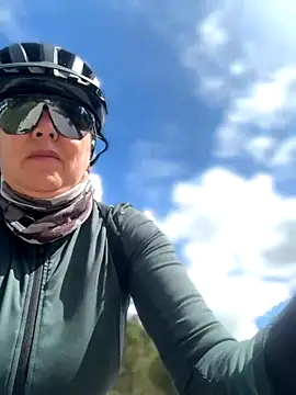 Snapshot of emma_tour chatting on November 2025 03:04:01 PM emma tour online show from November 2025 03:04:01 PM