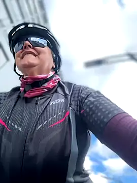 Snapshot of emma_tour chatting on December 2025 02:55:01 PM emma tour online show from December 2025 02:55:01 PM