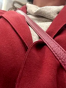 Snapshot of emma_tour chatting on December 2025 03:43:01 PM emma tour online show from December 2025 03:43:01 PM