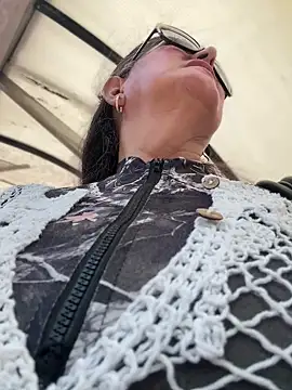 Snapshot of emma_tour chatting on December 2025 04:55:02 PM emma tour online show from December 2025 04:55:02 PM