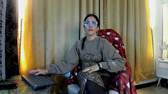 Snapshot of girasol_walton chatting on February 2025 10:53:02 PM girasol walton online show from February 2025 10:53:02 PM