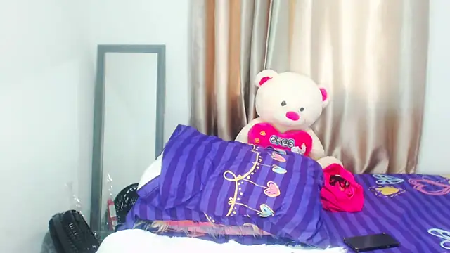 Snapshot of ValenSex chatting on November 2025 08:41:02 PM ValenSex online show from November 2025 08:41:02 PM