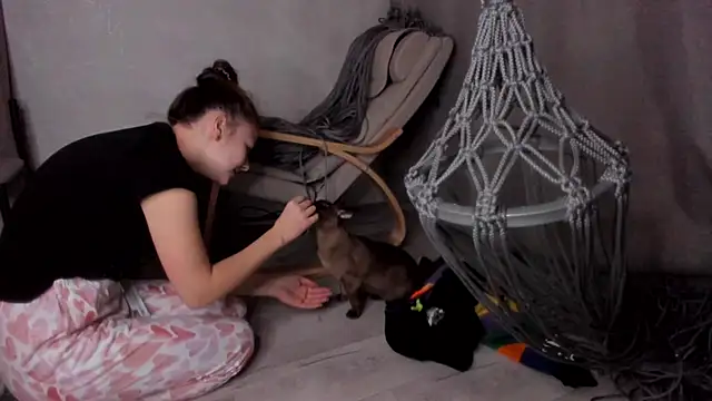 why again me online show from February 2025 06:41:01 PM