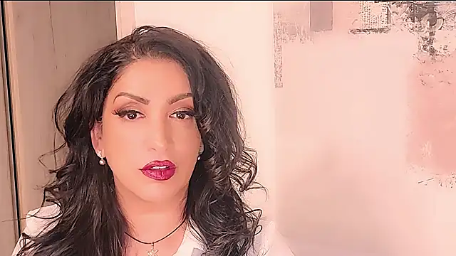 Wonderful Woman online show from July 2026 08:11:01 PM