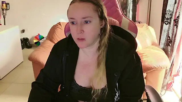 kisicaxx online show from February 2025 09:30:01 AM