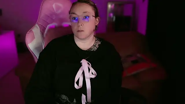 kisicaxx online show from February 2025 05:36:02 PM